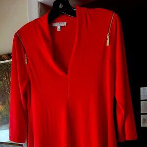 Sexy V-neck Gold zippers really stand out Chaus NY - longer sides Sz M